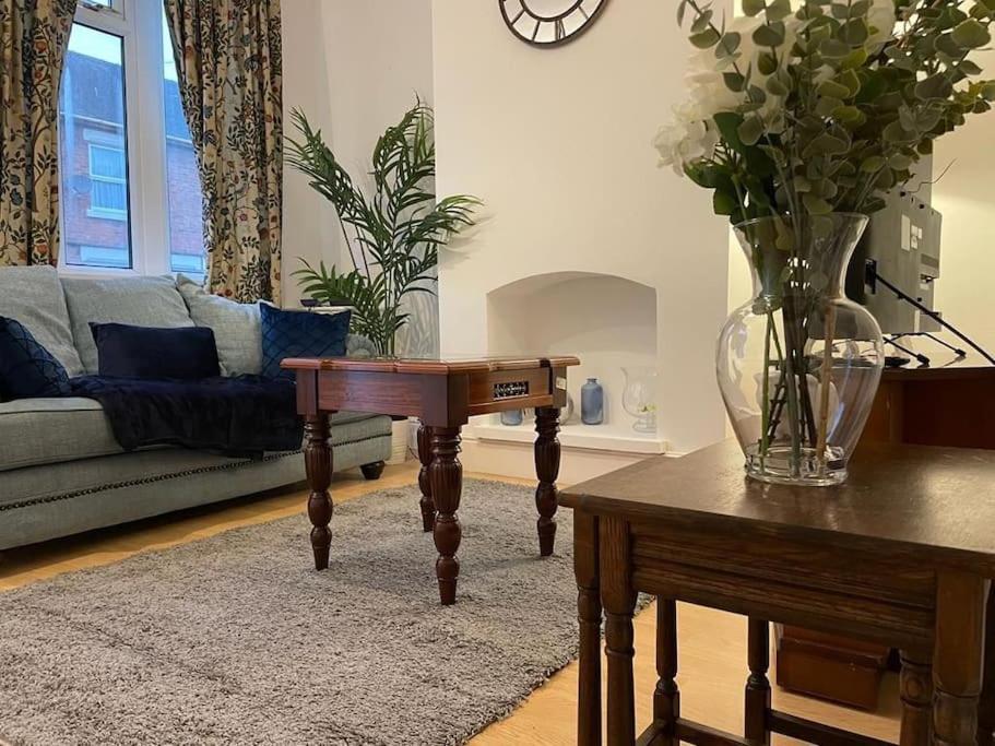 3 Bedroom In * Stoke-on-Trent
